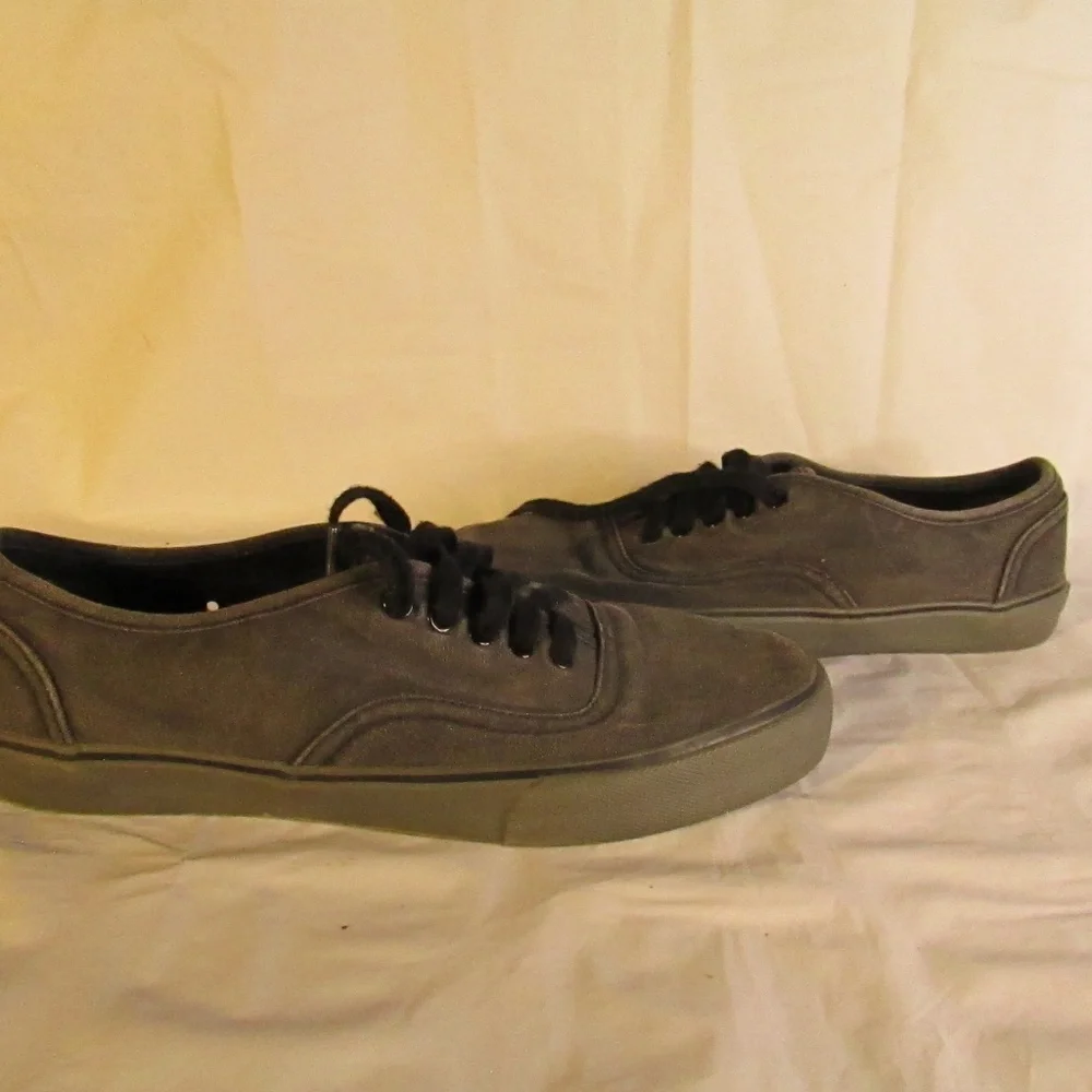 American Eagle Outfitters stylish gray
